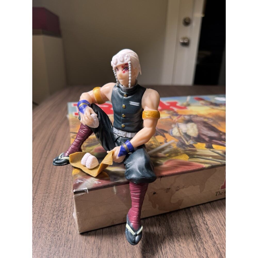 Sega Demon Slayer: Kimetsu no Yaiba Premium‎ Perching Figure-Tengen Uzui